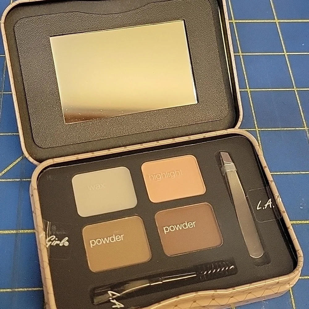 L.A. Girl Brow Kit Light And Bright New Sealed In Tin Box